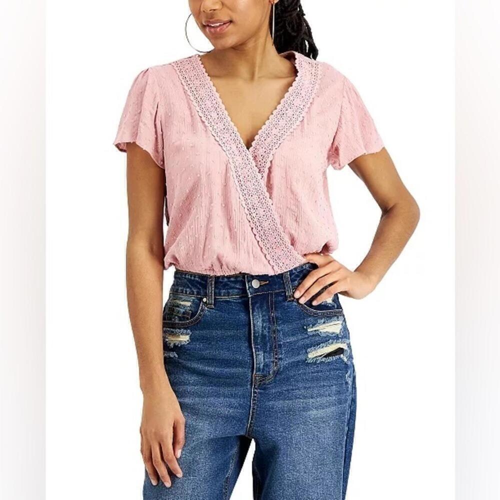 KINGSTON GREY Juniors' Swiss-Dot Flutter-Sleeve Top, women’s shirt pink